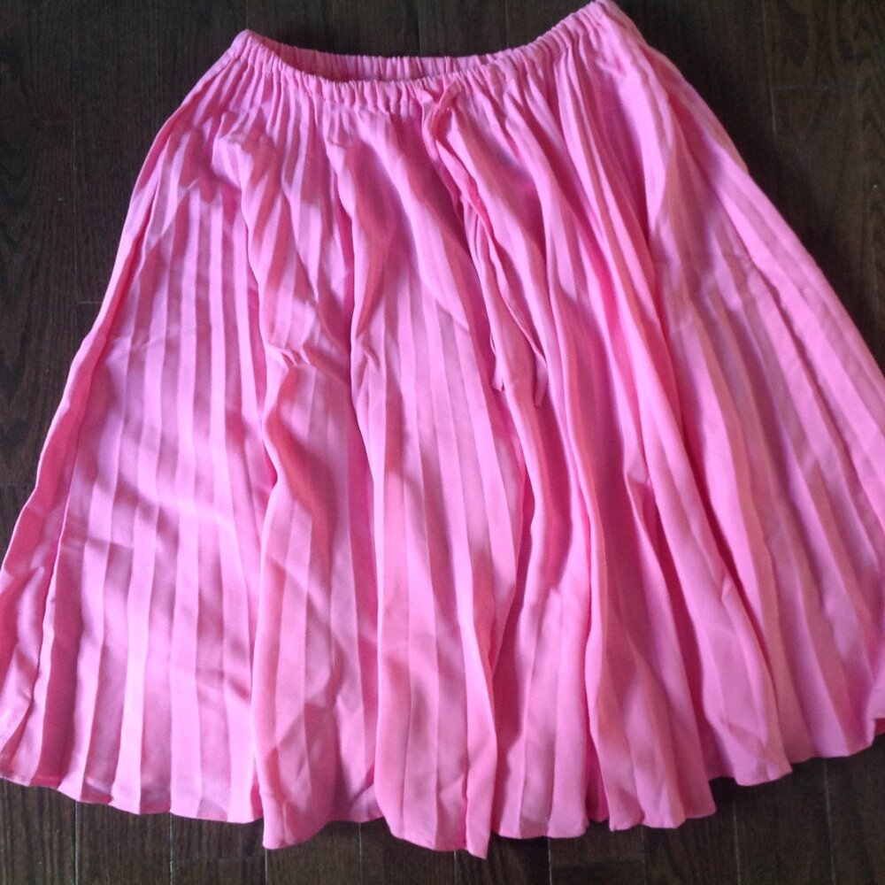 BRAND NEW pleated A-line Midi Hot Barbie Pink Size Large